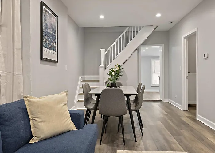Spacious 5br 2ba * Berwyn