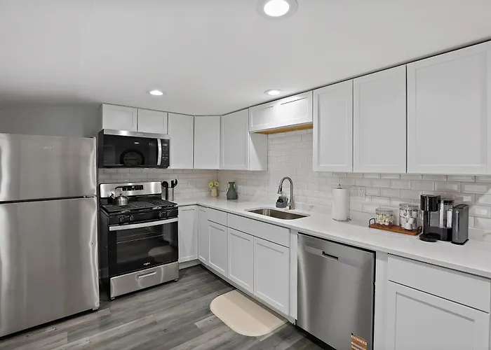 Spacious 5br 2ba * Berwyn